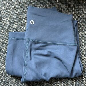 Lululemon Wunder Train - Size 4